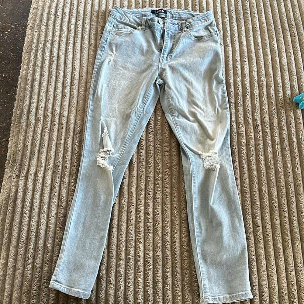 Size 6. Barely worn. d. Jeans.
